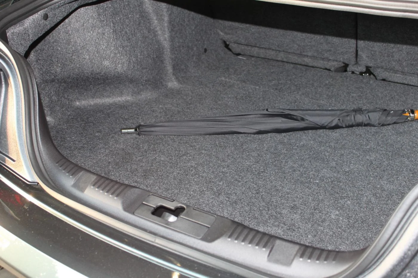 Trunk mat lays flat.webp