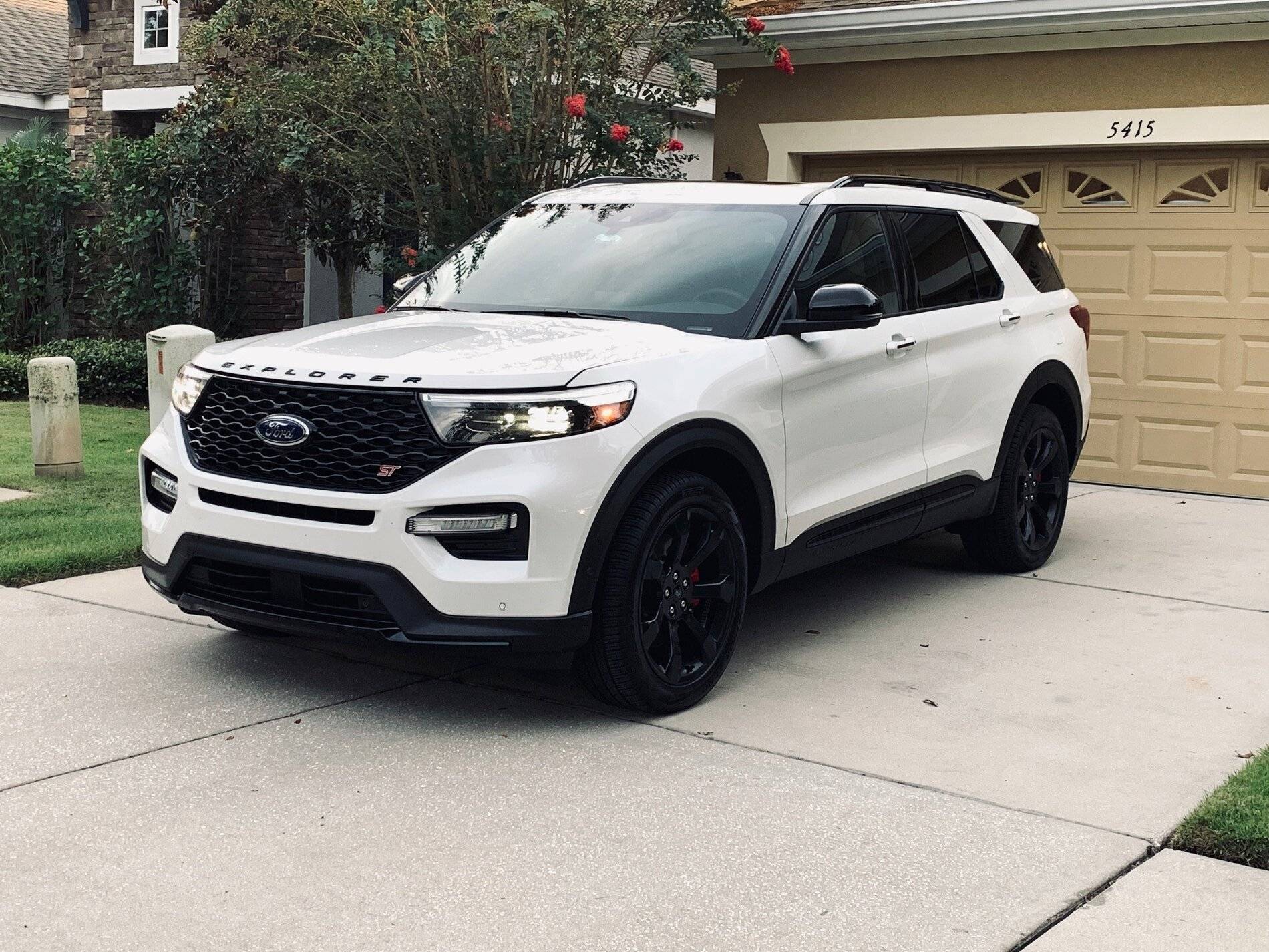 2020 Explorer ST_1.jpg