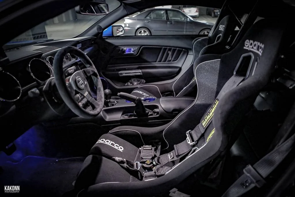 MUSTANGinteiror2-XL.webp