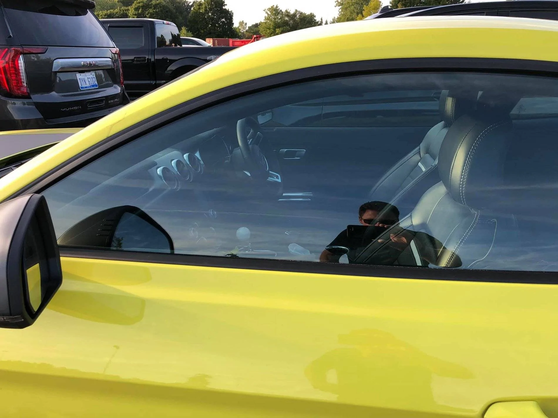 21MY Mach 1 RHD Grabber Yellow 5.jpg