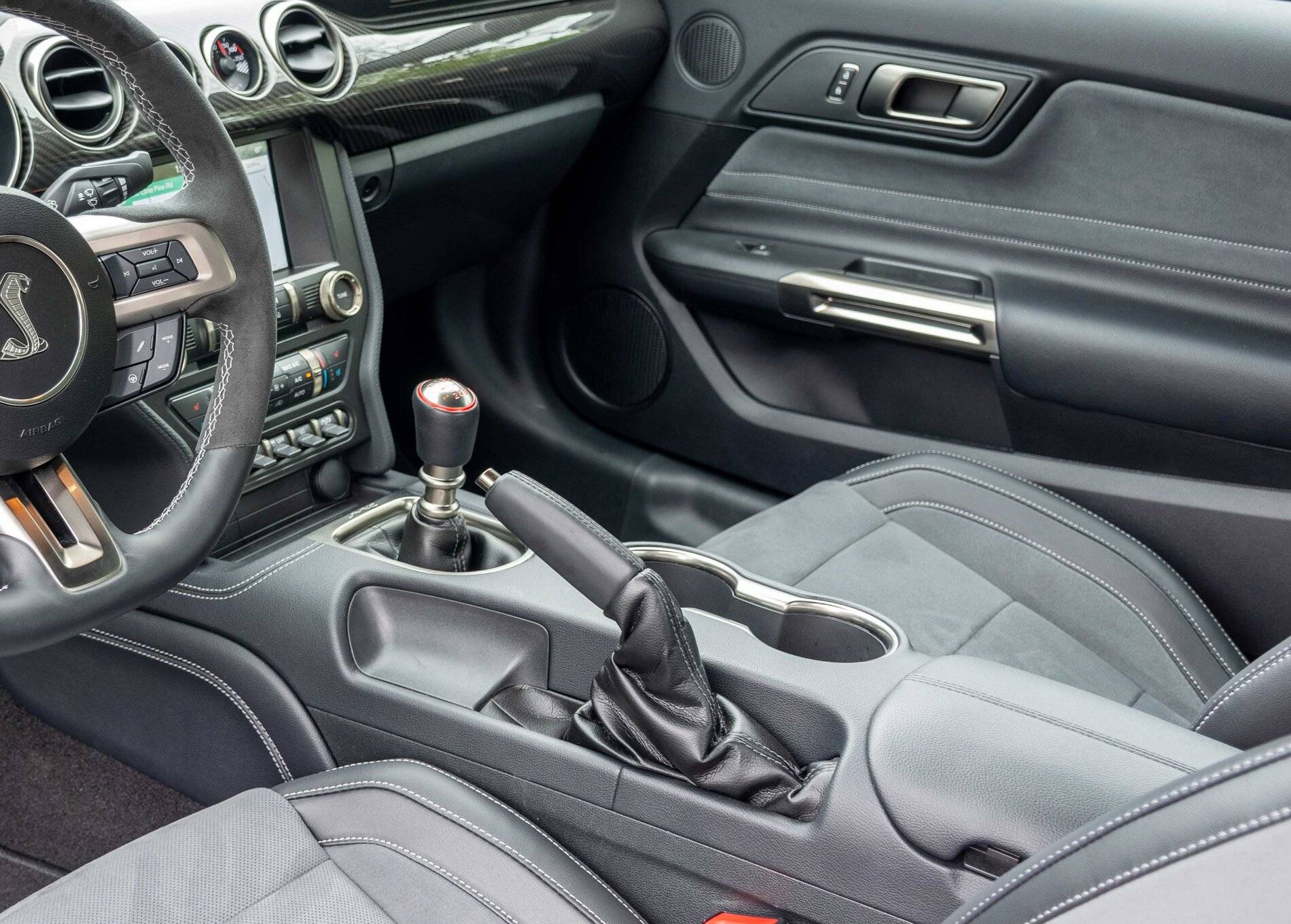 2019-Ford-Mustang-Shelby-GT350-interior.jpg