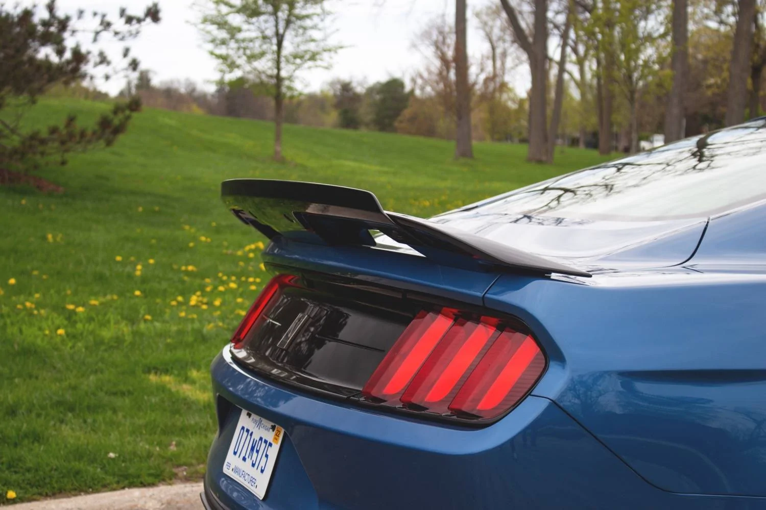 2019-Ford-Mustang-Shelby-GT350-Exterior-M1-Concourse-018-spoiler-and-rear-decklid.webp