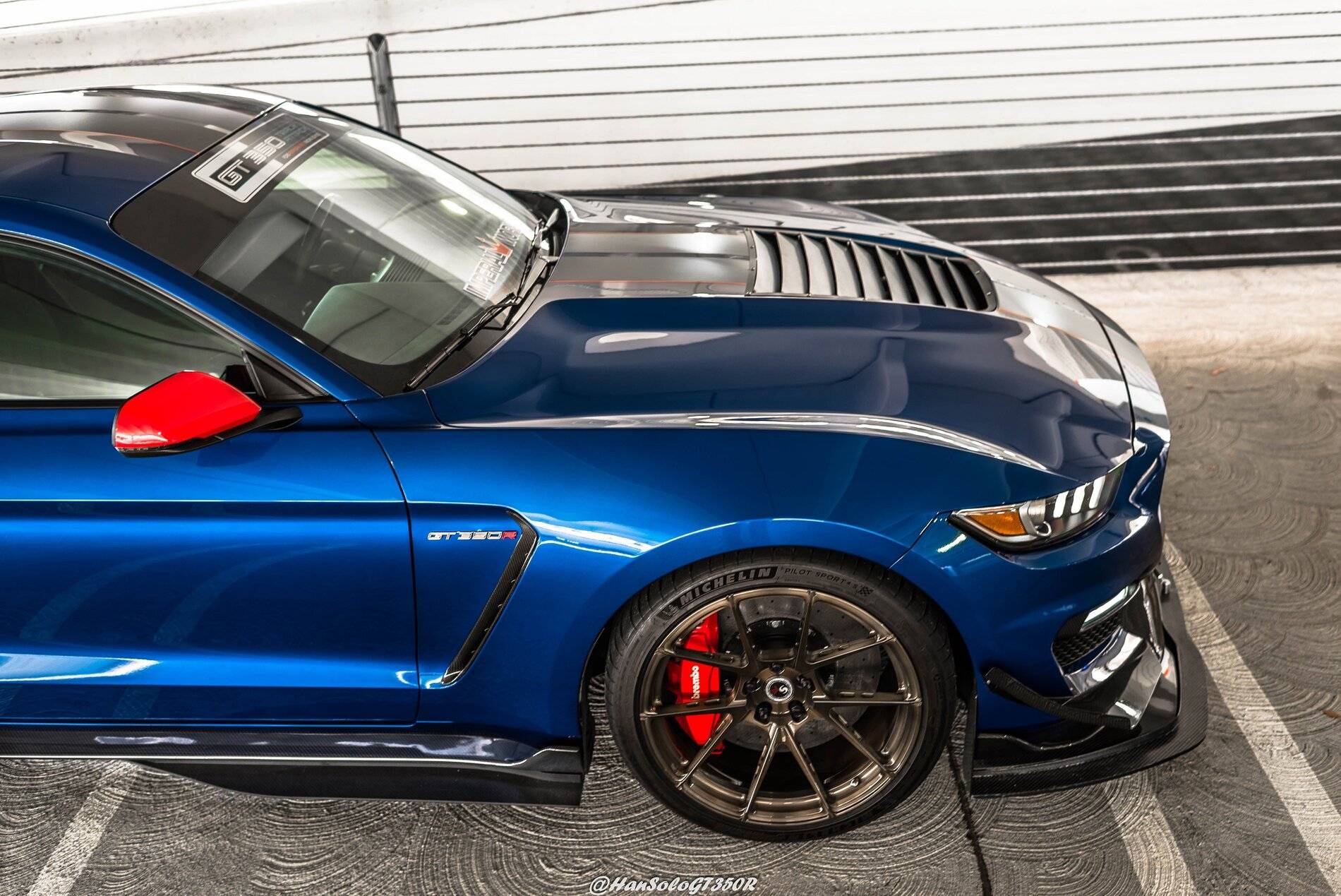 SV801 GT350R Brushed Bronze Tinted Archtype Side Extensions (16 of 19).JPG