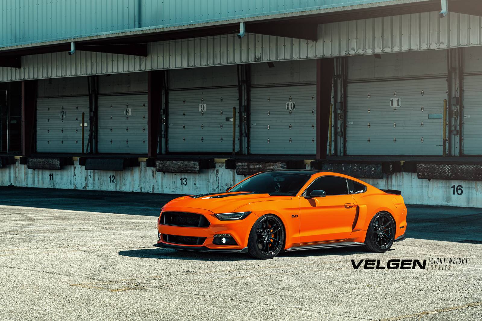 Ford Mustang GT Velgen Light Weight series VF5 GlossBlack-4.jpg