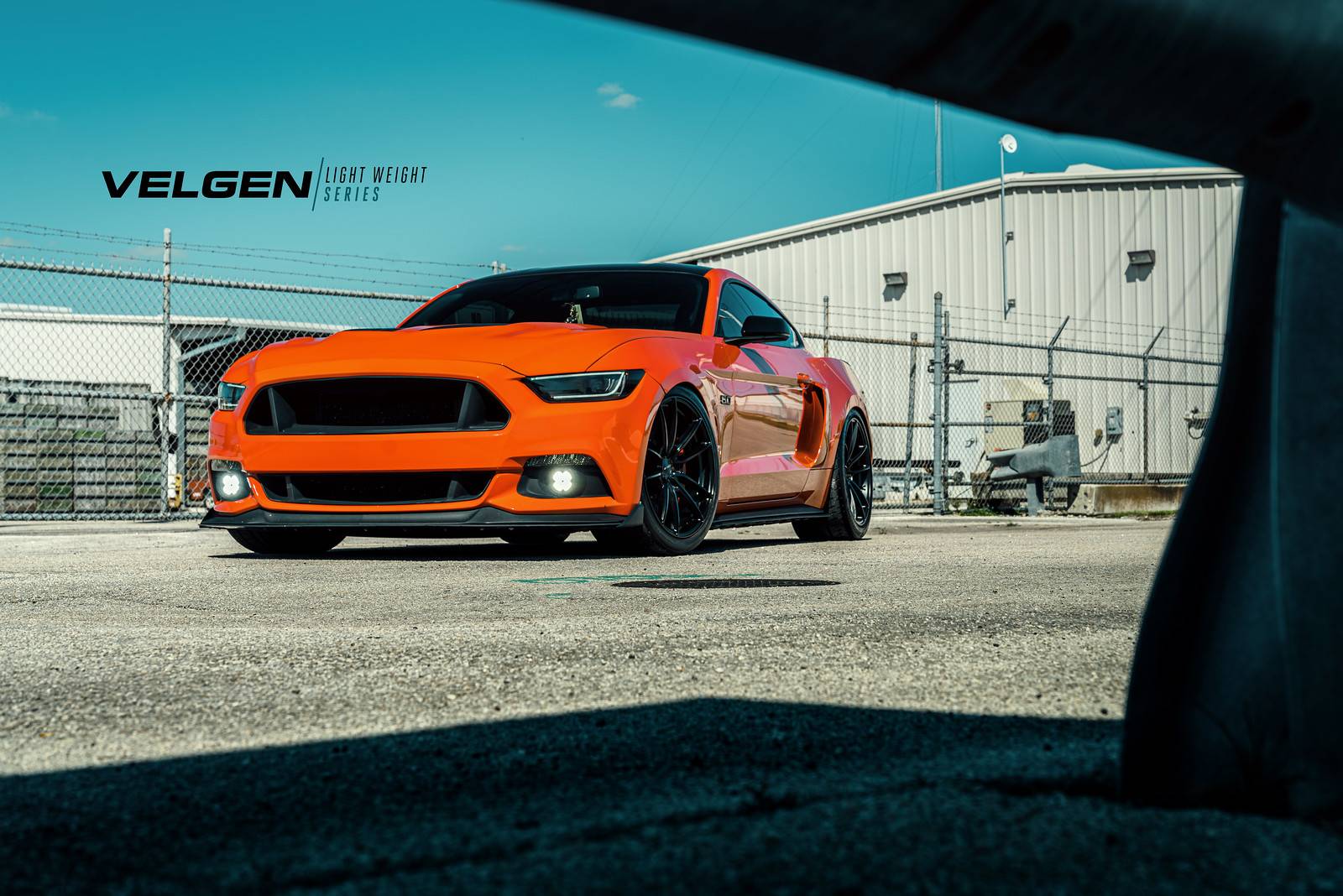 Ford Mustang GT Velgen Light Weight series VF5 GlossBlack-5.jpg