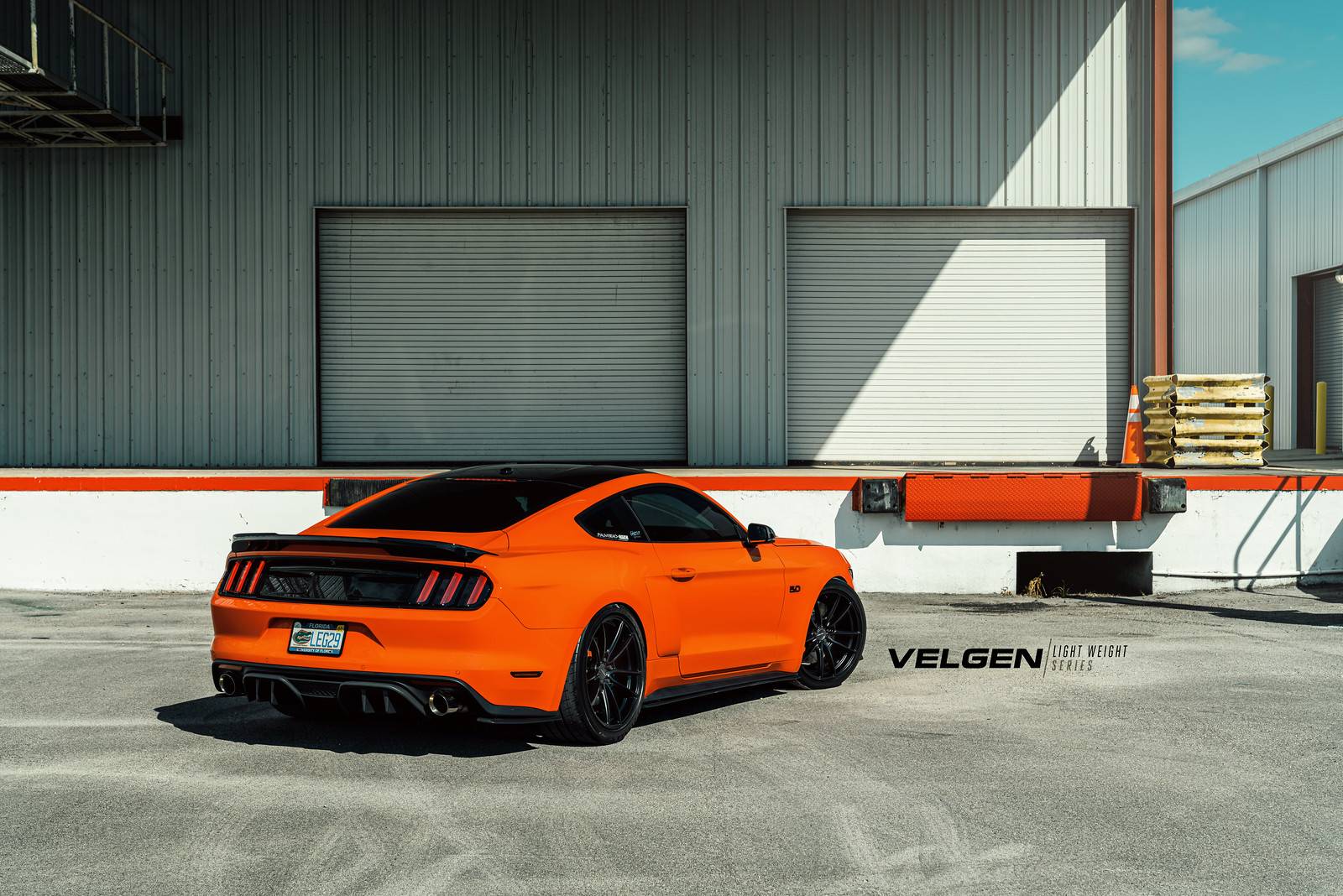 Ford Mustang GT Velgen Light Weight series VF5 GlossBlack-6.jpg