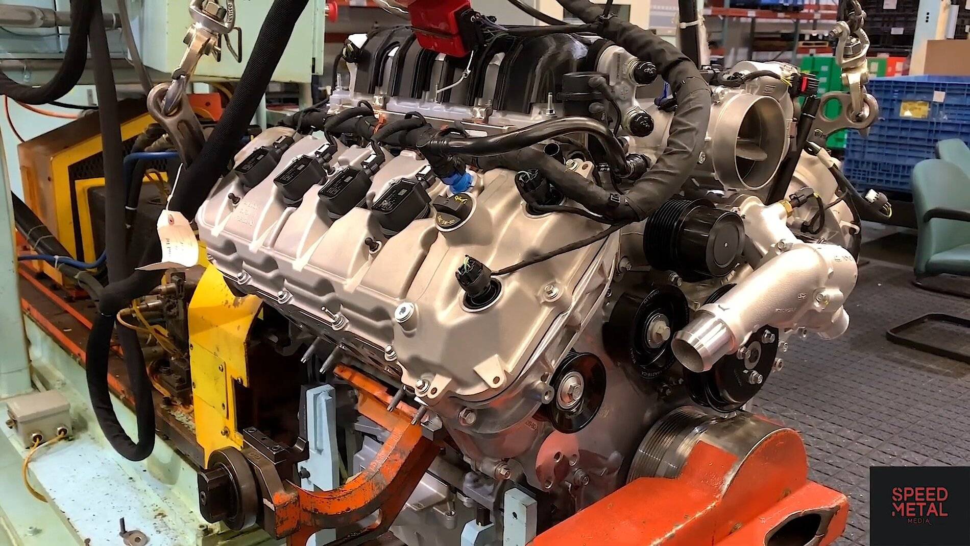 2020 GT500 Engine On Test Stand Rotating.jpg