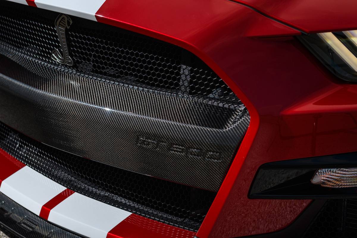 Mustang_GT_500_Carbon_Fiber_Center_Bumper_02.jpeg