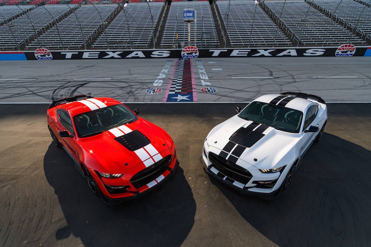 Mustang_GT_500_Carbon_Fiber_Parts_01.jpeg