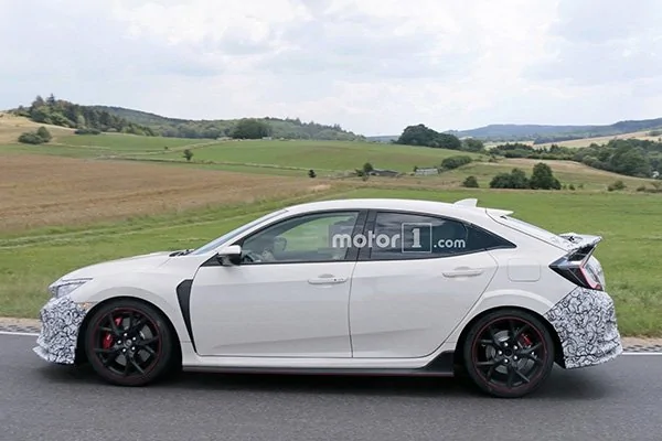 2020-honda-civic-type-r-prototype-3-033d.webp