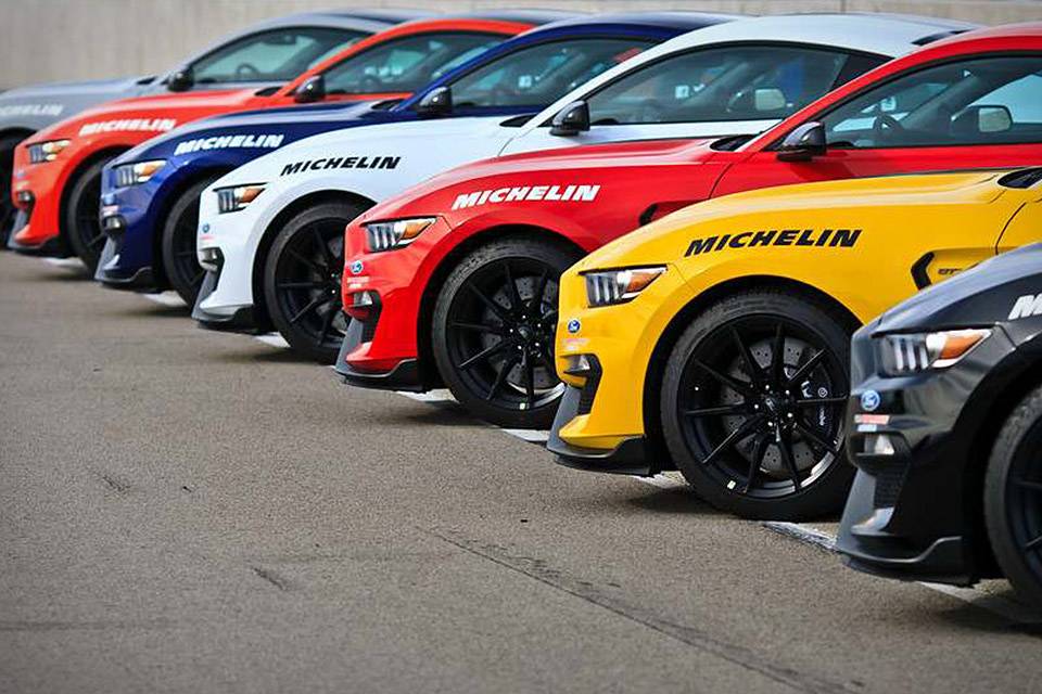 gt350-track-attack-2-thumb-960xauto-73838.jpg