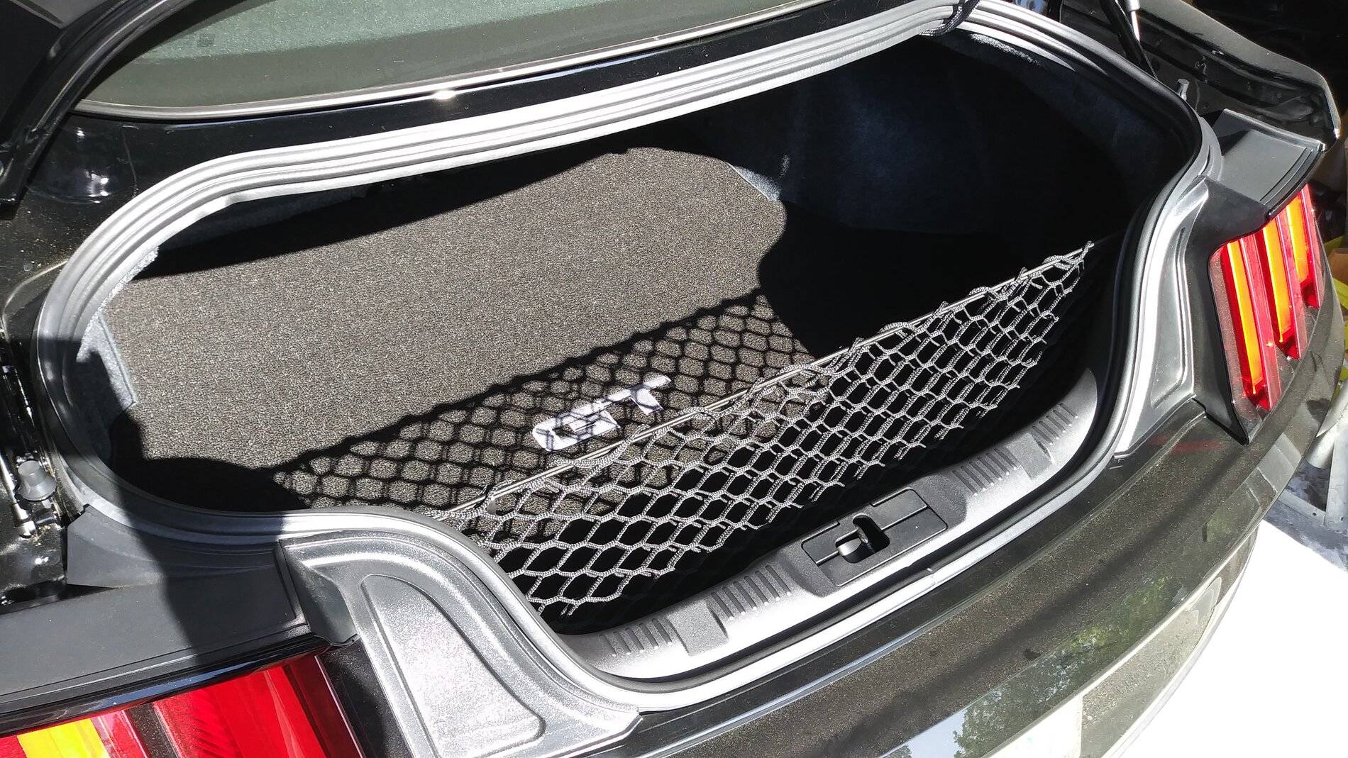 Mustang Cargo Net-2.jpg