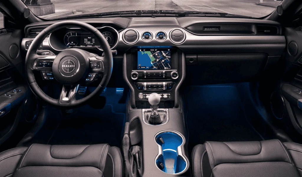 Mustang-Bullitt-Classic-White-Shift-Knob-1024x600.png