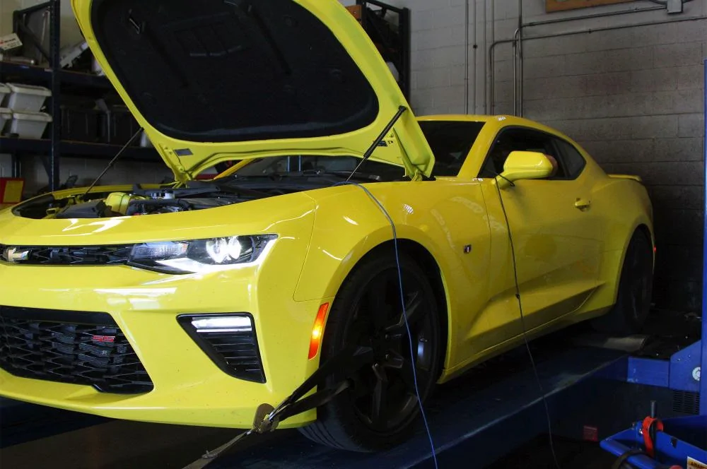 2016_Yellow_Camaro_SS_LT1_V8.webp