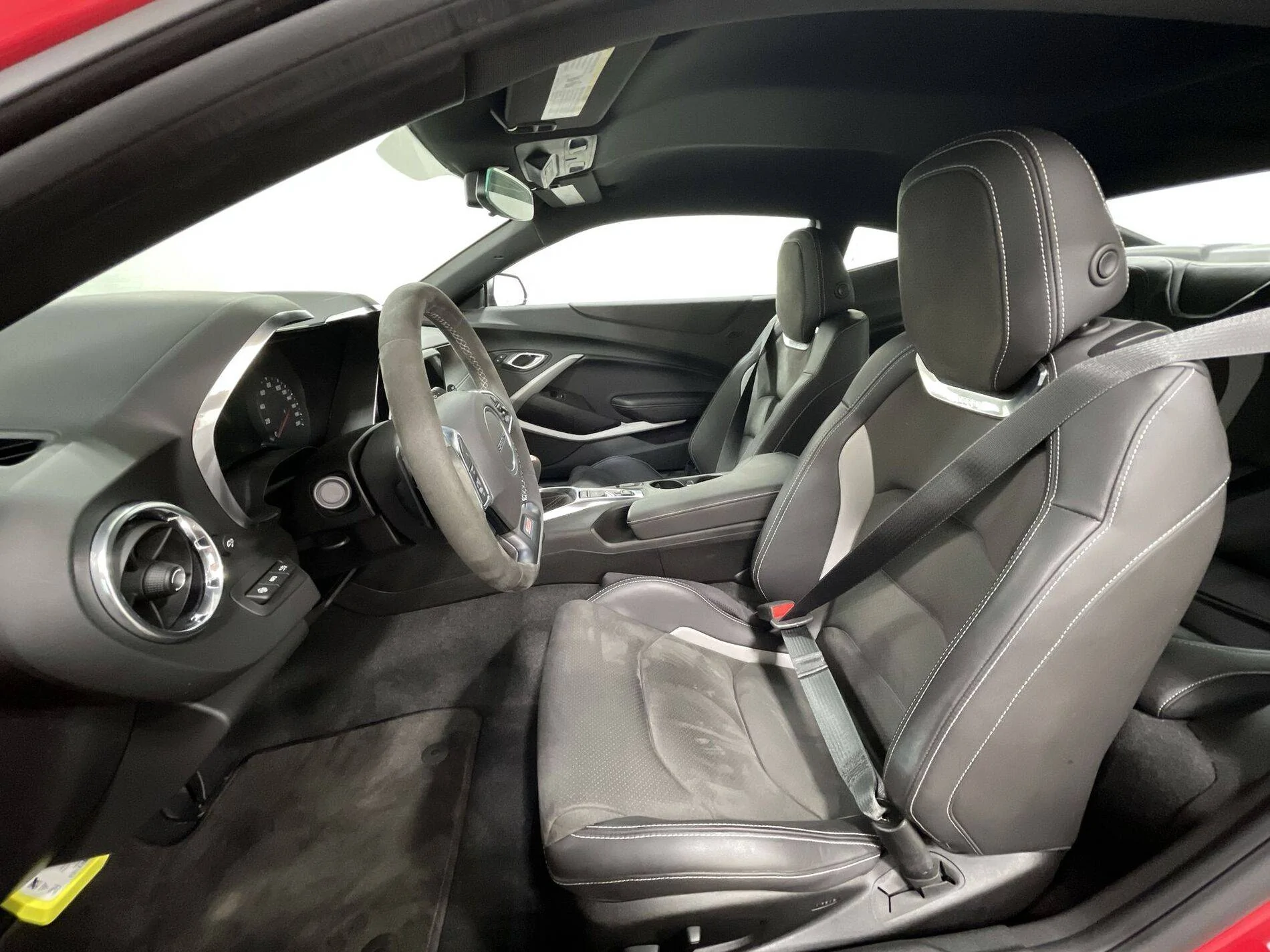 interior_left_front_seat_3_49.jpg