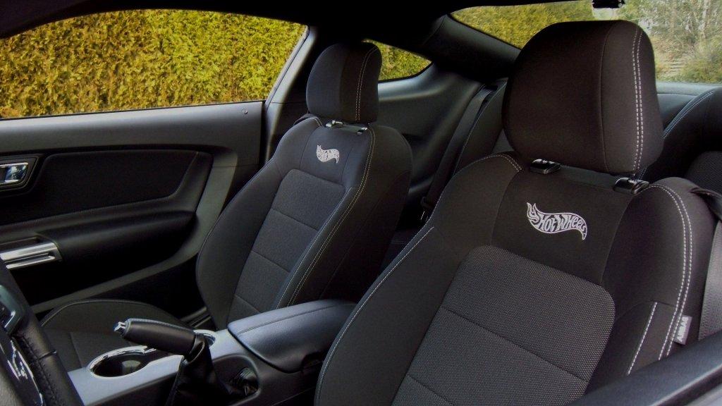 Hotwheels Mustang 4 Seats.jpg
