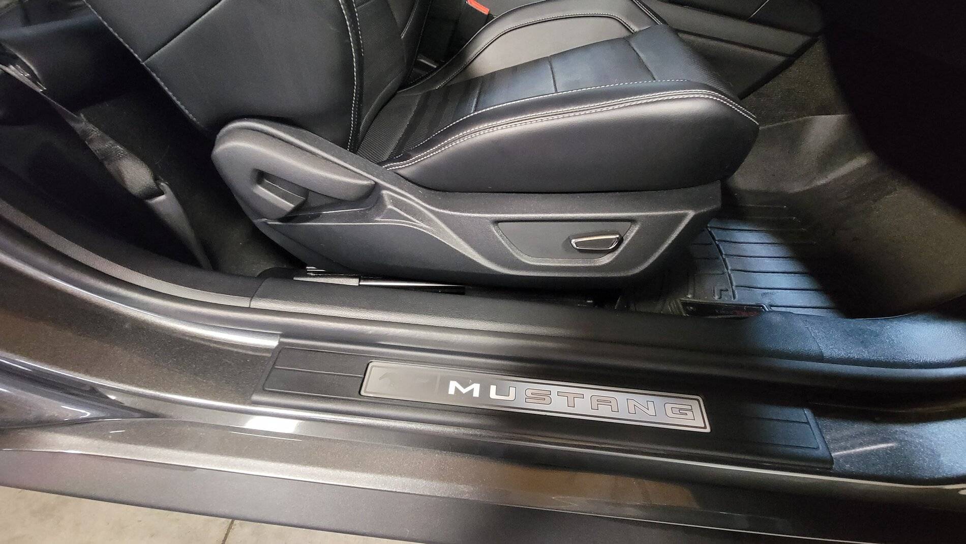 Passenger running board.jpg