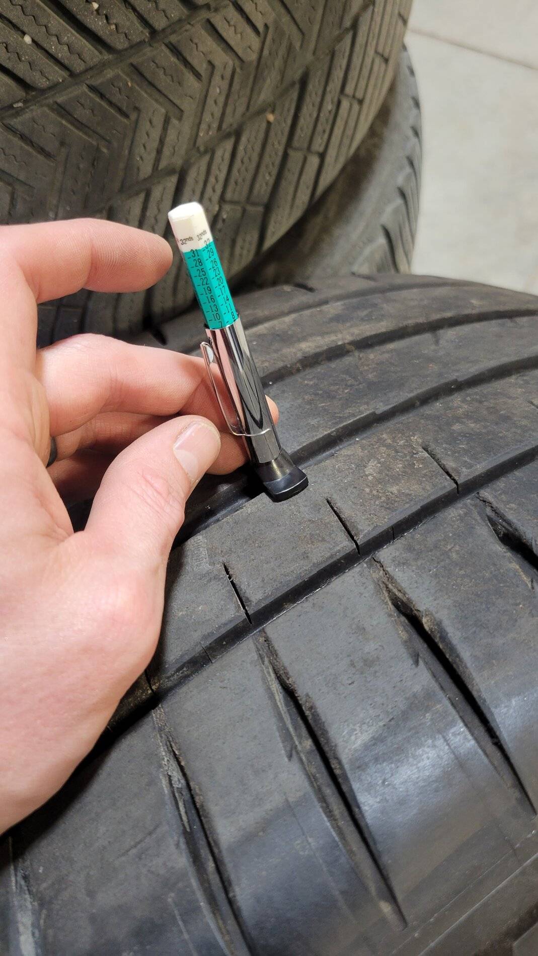 Pilot 4S Tires.jpg