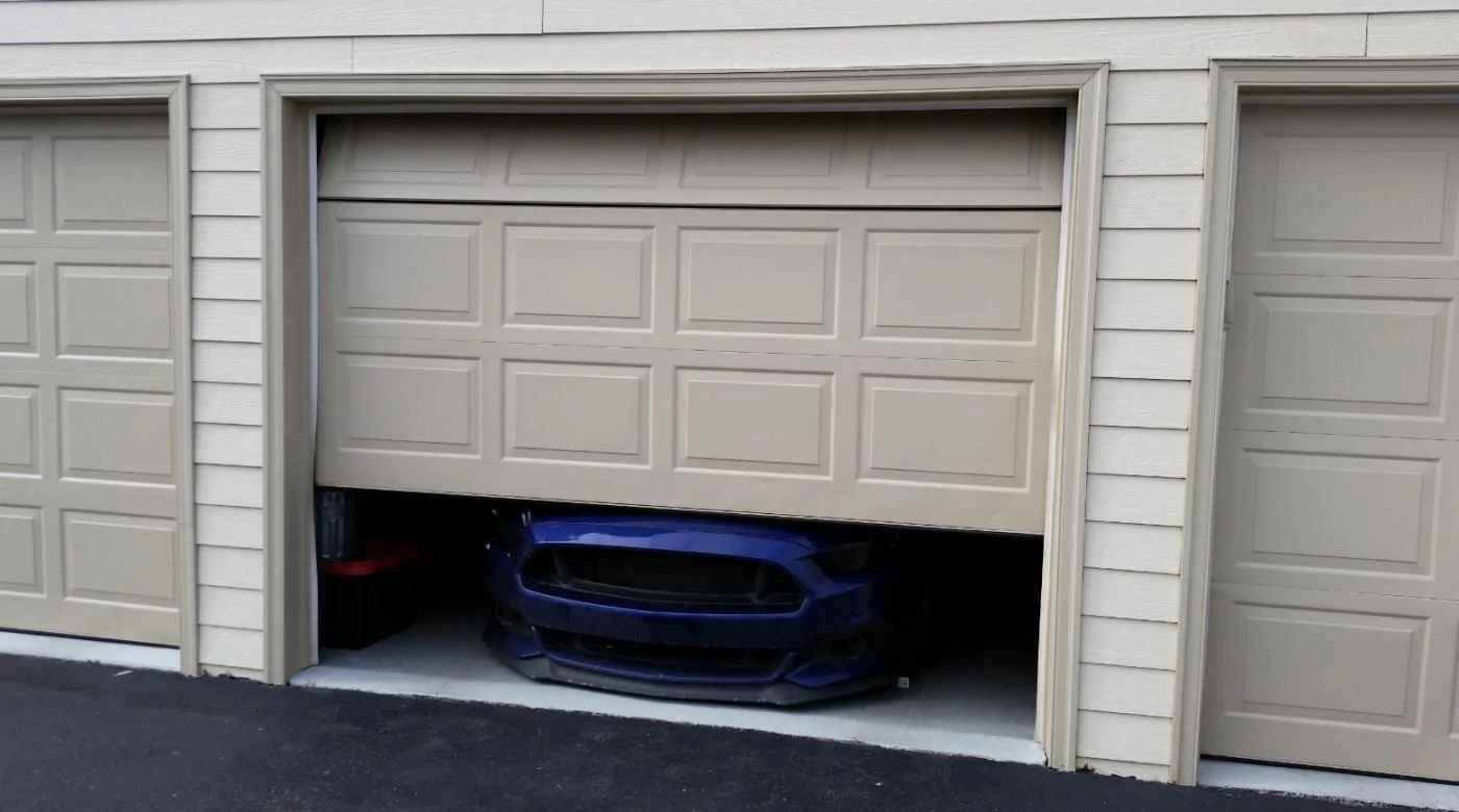 Idiot cant pull in all the way.webp