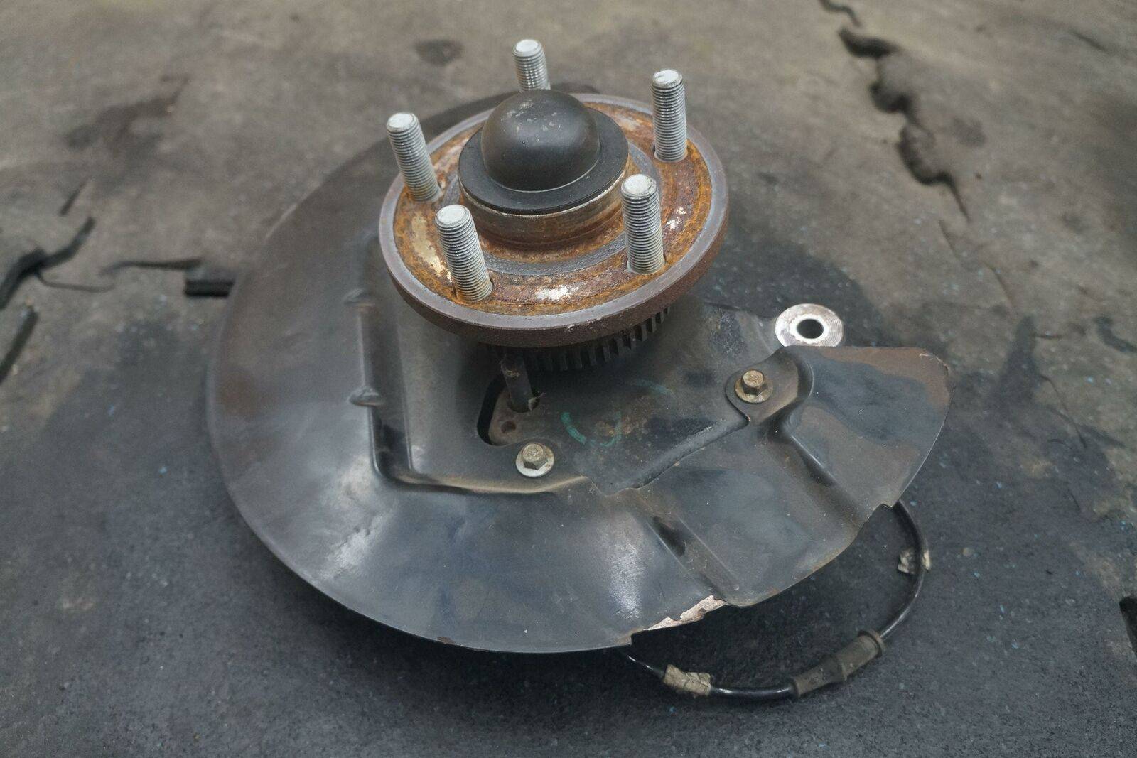 Front-Left-Spindle-Knuckle-Hub-Wheel-Bearing-FR3Z3106A-OEM-Ford-Mustang-2015-19-303738325373-2.jpg