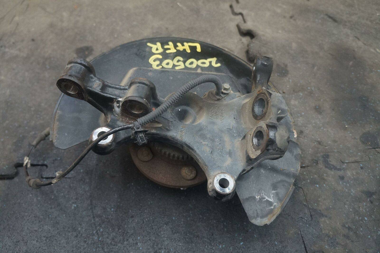 Front-Left-Spindle-Knuckle-Hub-Wheel-Bearing-FR3Z3106A-OEM-Ford-Mustang-2015-19-303738325373-3.jpg