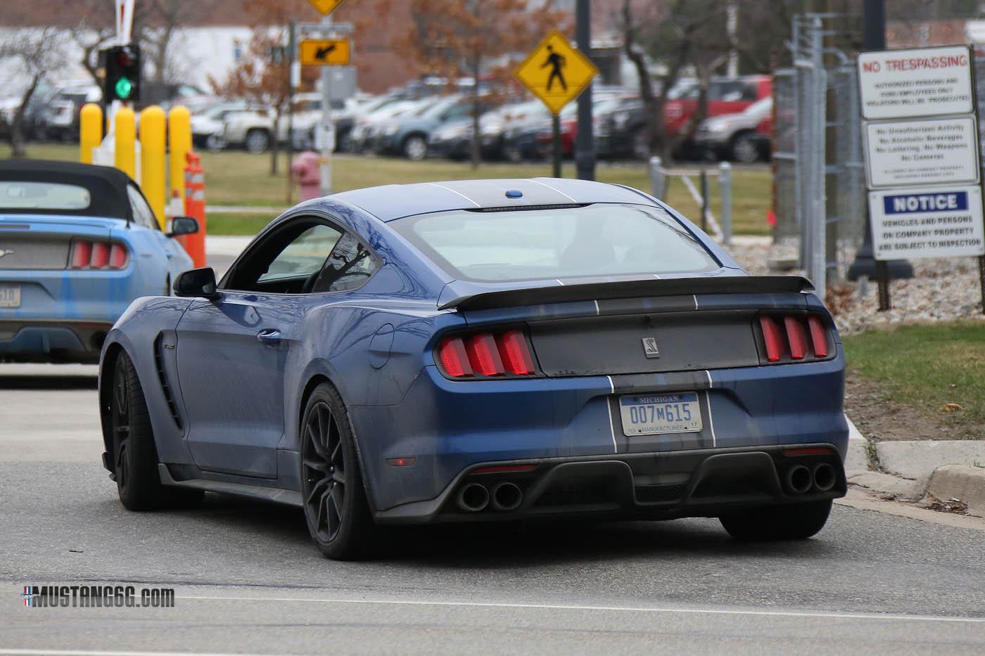 2017 GT350 Lightning Blue 3.jpg