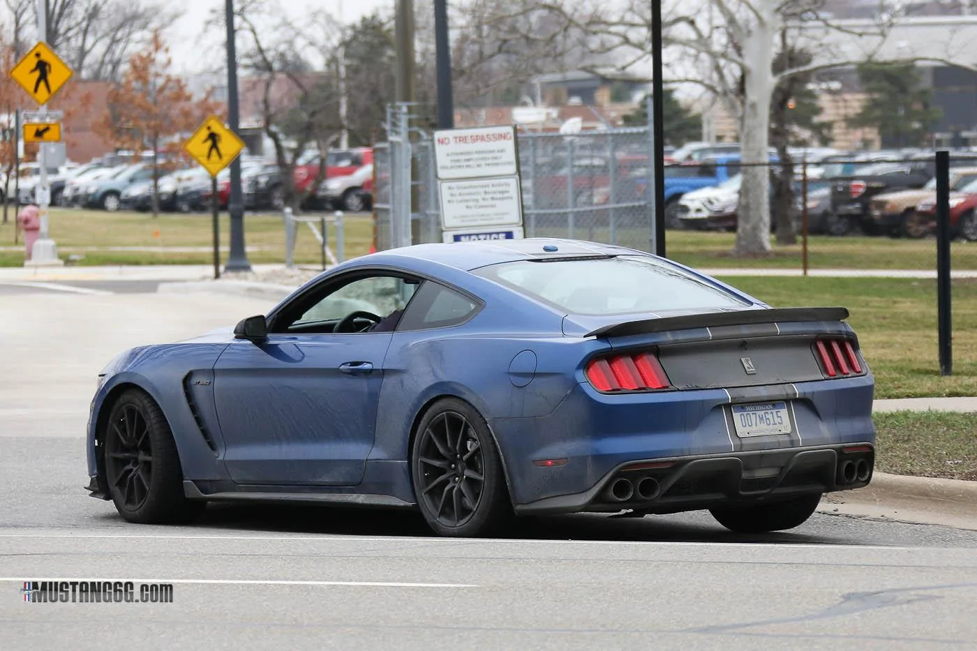 2017 GT350 Lightning Blue 4.webp