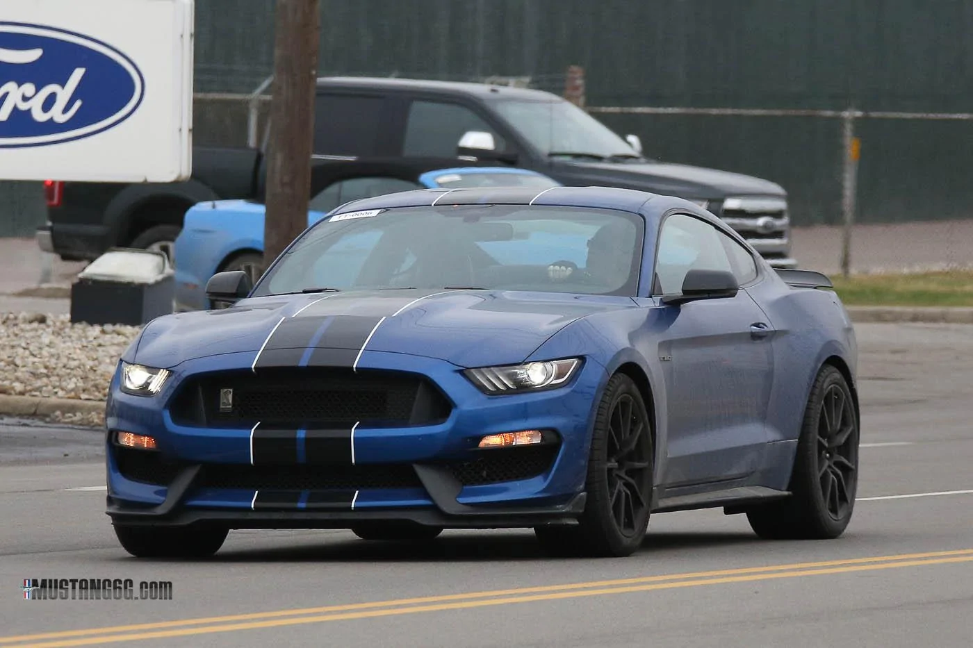 2017 GT350 Lightning Blue 6.webp