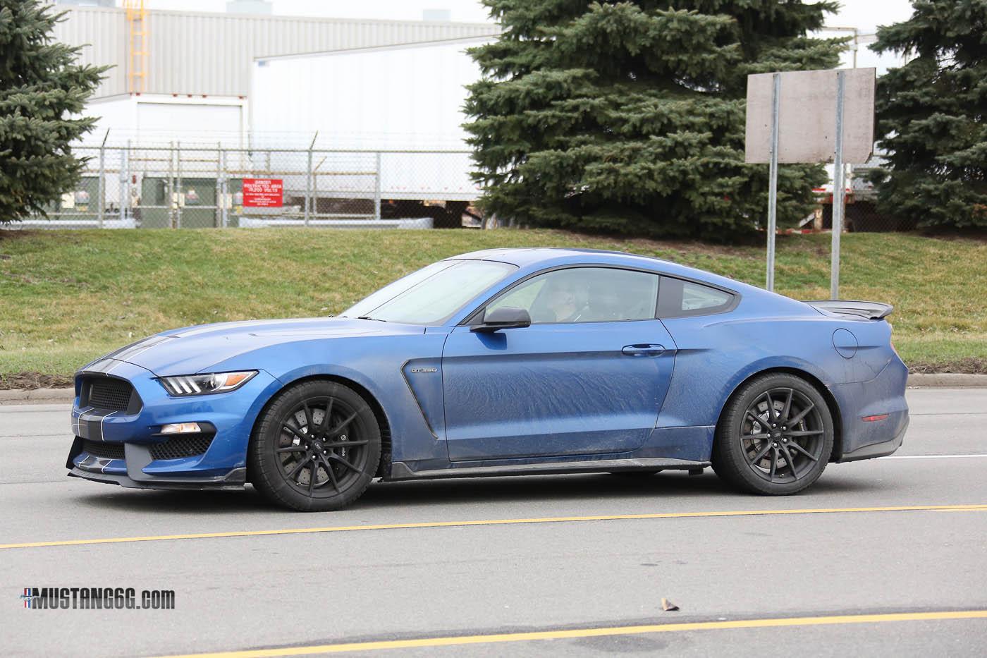 2017 GT350 Lightning Blue 12.jpg