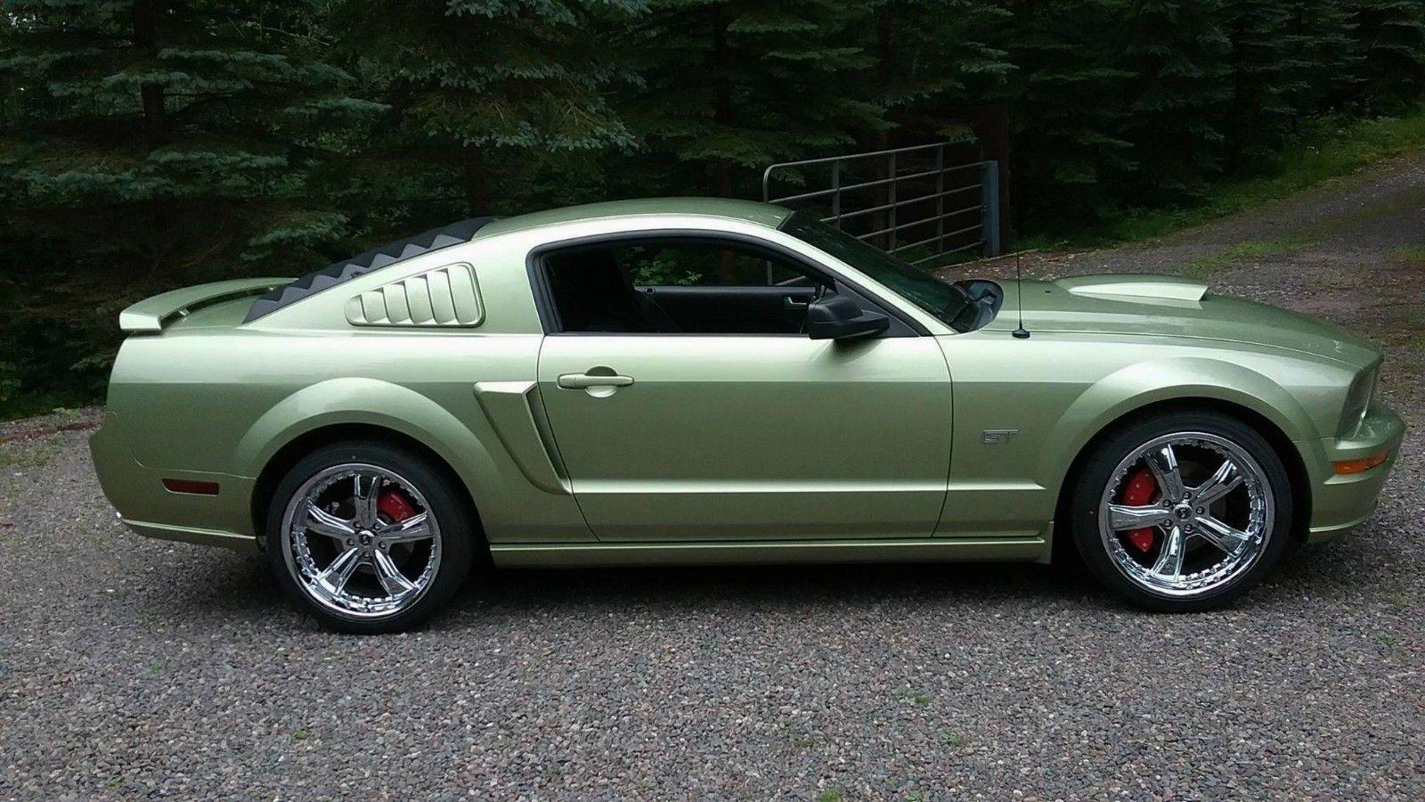 AwesomeAmazingGreat-2005-Ford-Mustang-GT-PREMIUM-2005-FORD-MUSTANG-GT-PREMIUM-5-SPEED-MANUAL-C...jpg