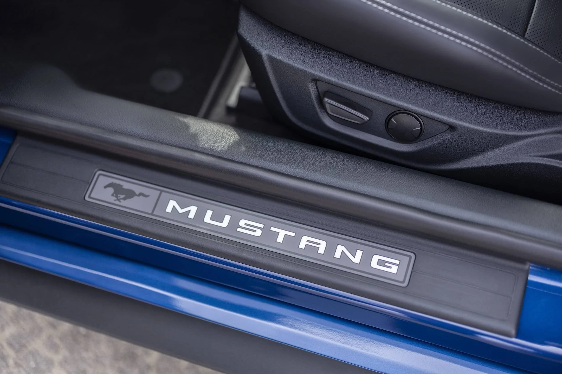 2022 Ford Mustang Stealth Edition_07.jpg