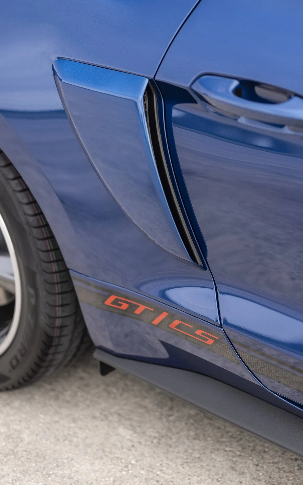 2022 Ford Mustang GT California Special_16.jpg