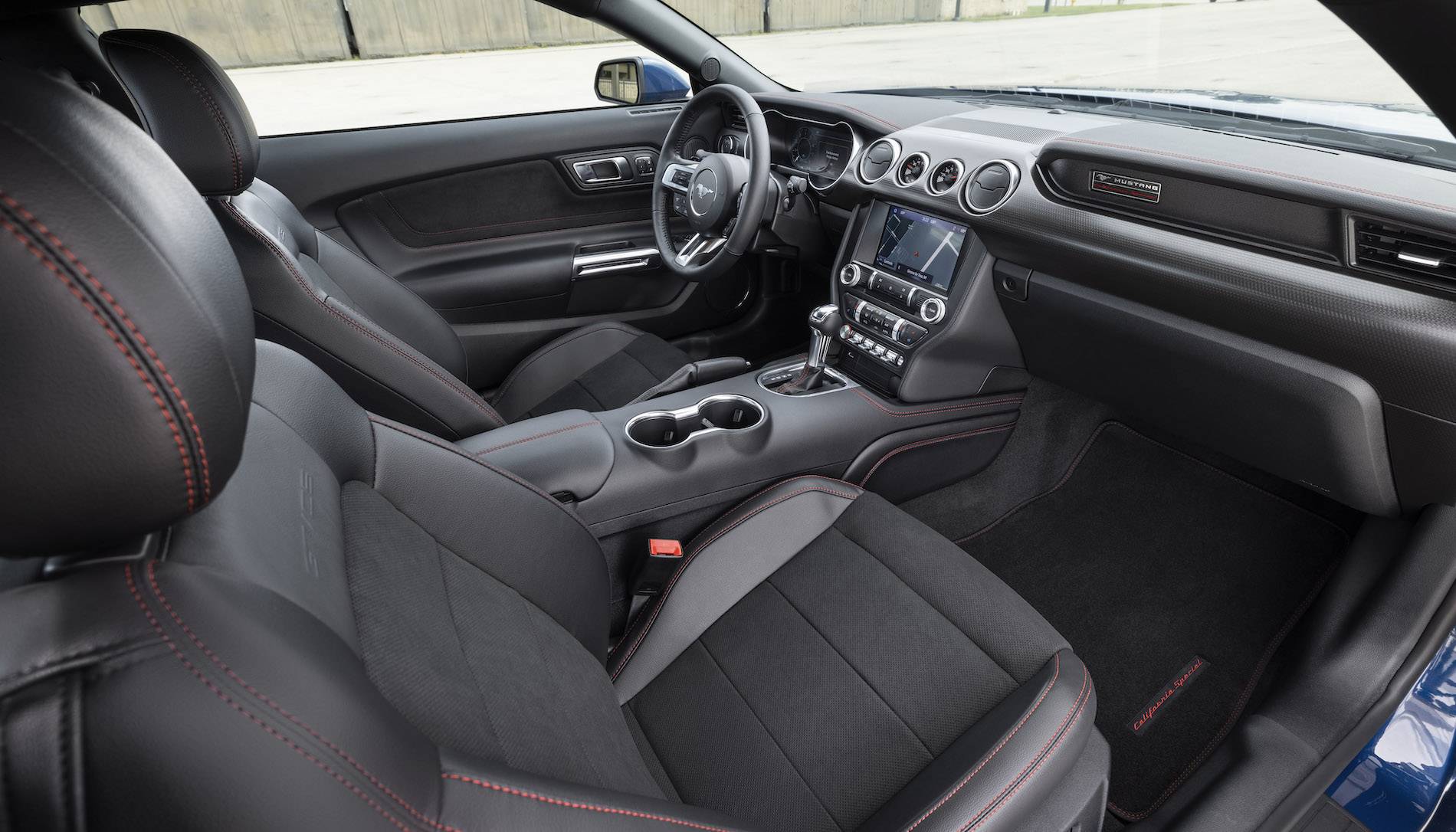2022 Ford Mustang GT California Special_05.jpg