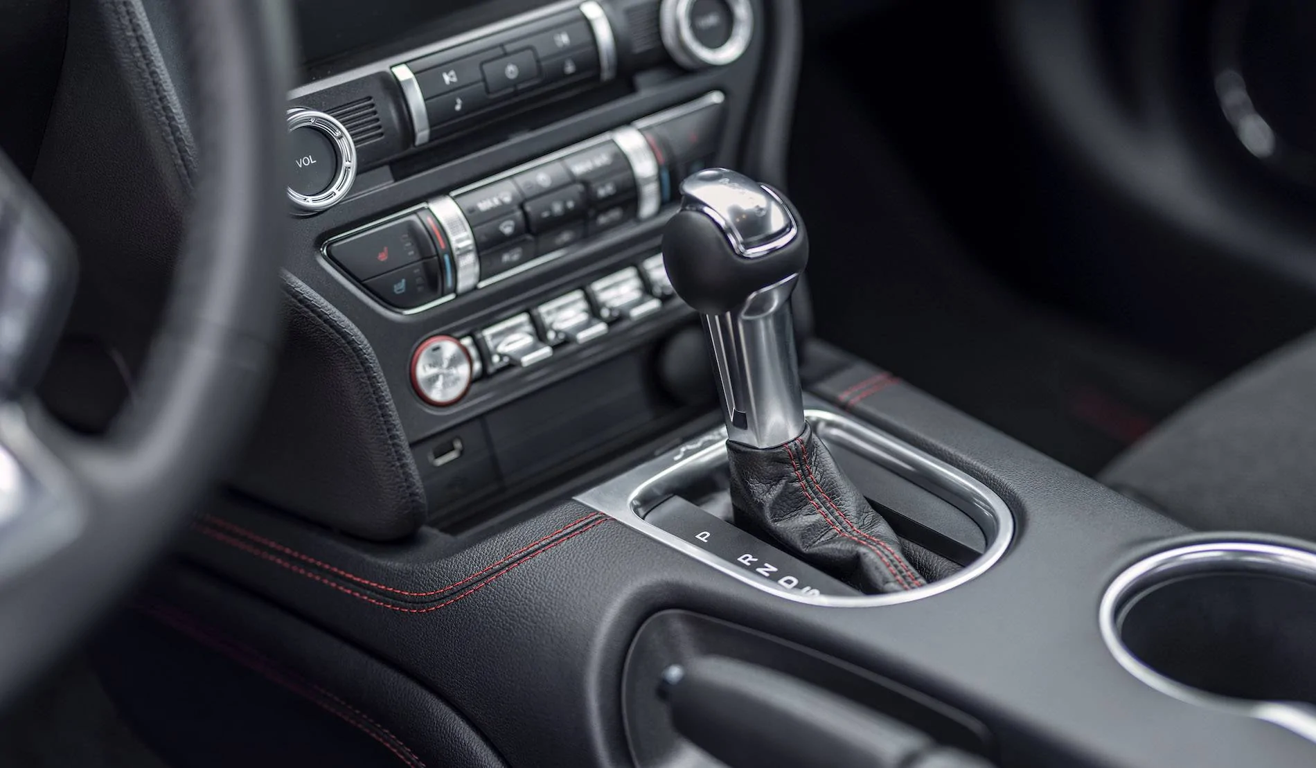 2022 Ford Mustang GT California Special_07.jpg