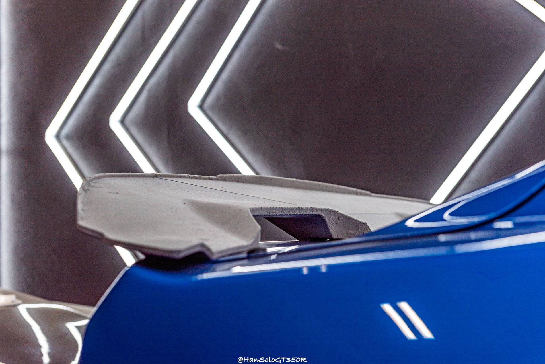 boa-constrictor-rear-spoiler-03-jpg.jpg