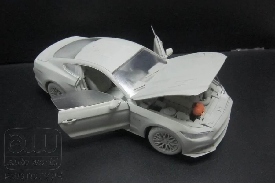 Auto World 1:18 2015 Mustang-2.webp