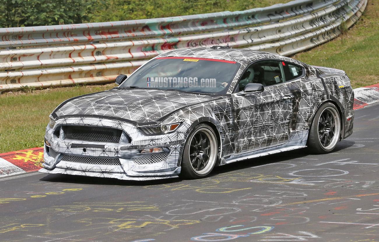 2015Mustang-svt-gt350-3.jpg
