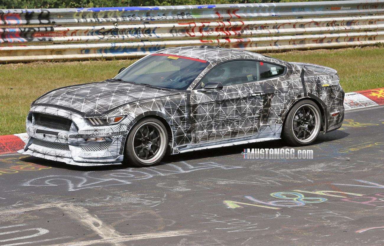 2015Mustang-svt-gt350-4.jpg