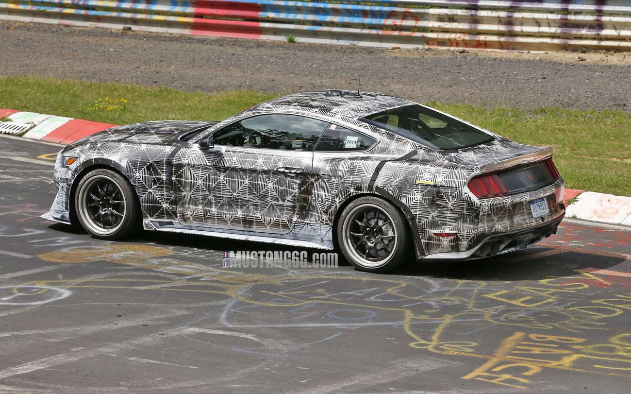 2015Mustang-svt-gt350-6.jpg