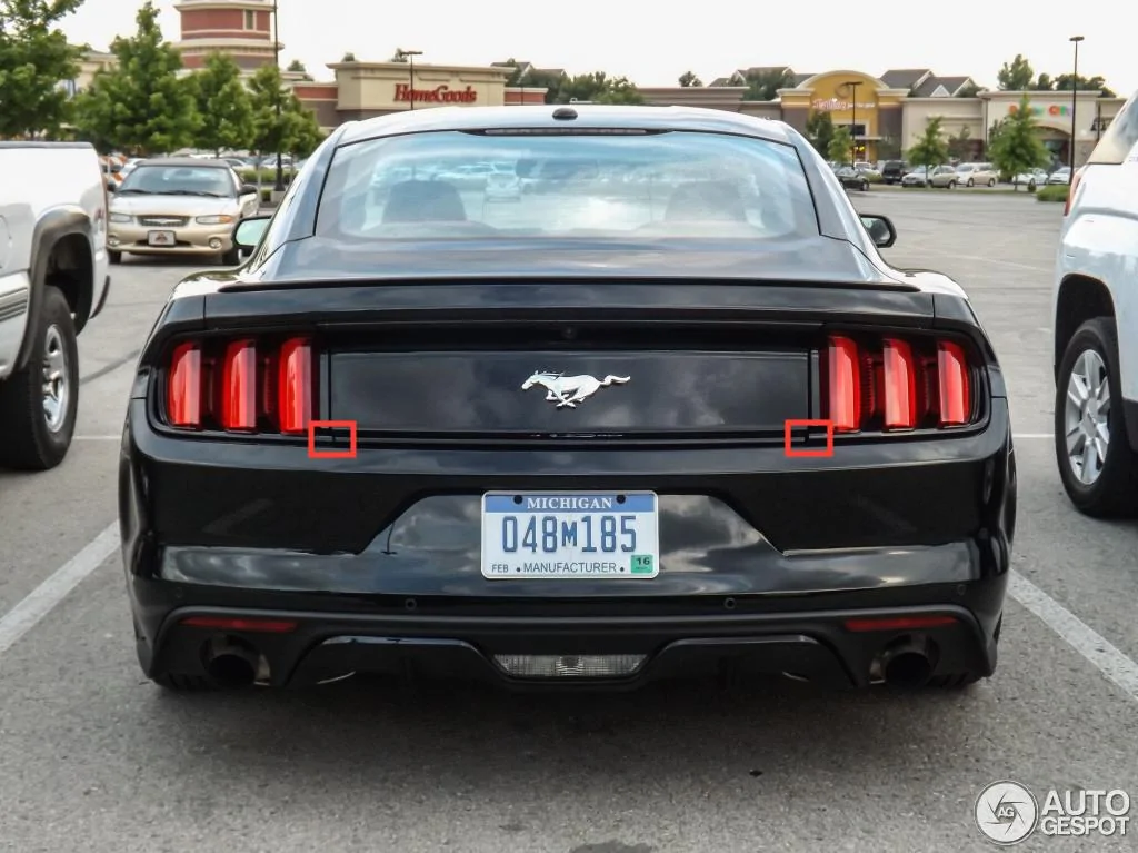 ford-mustang-gt-2015-c457317072014042701_1.webp