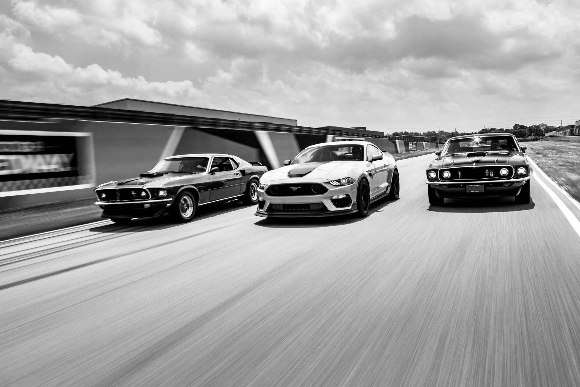 2021-Ford-Mustang-Mach-1-4.jpeg