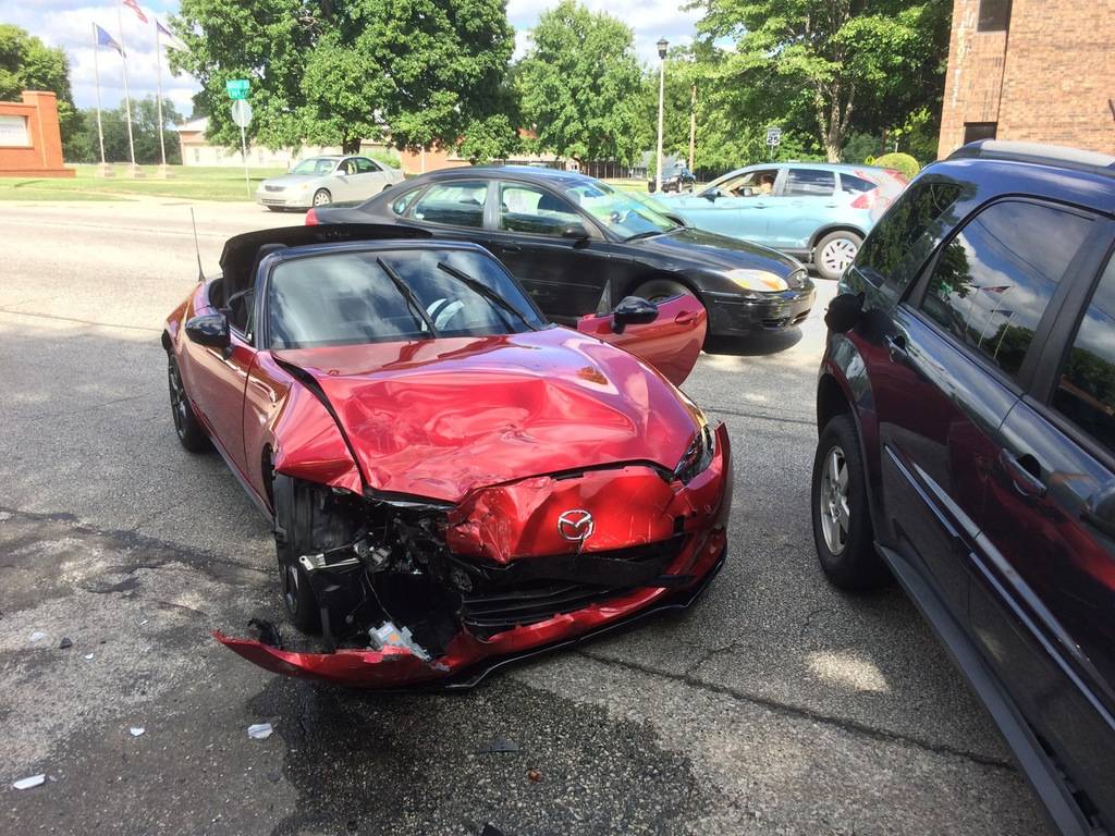 crashed miata.jpg