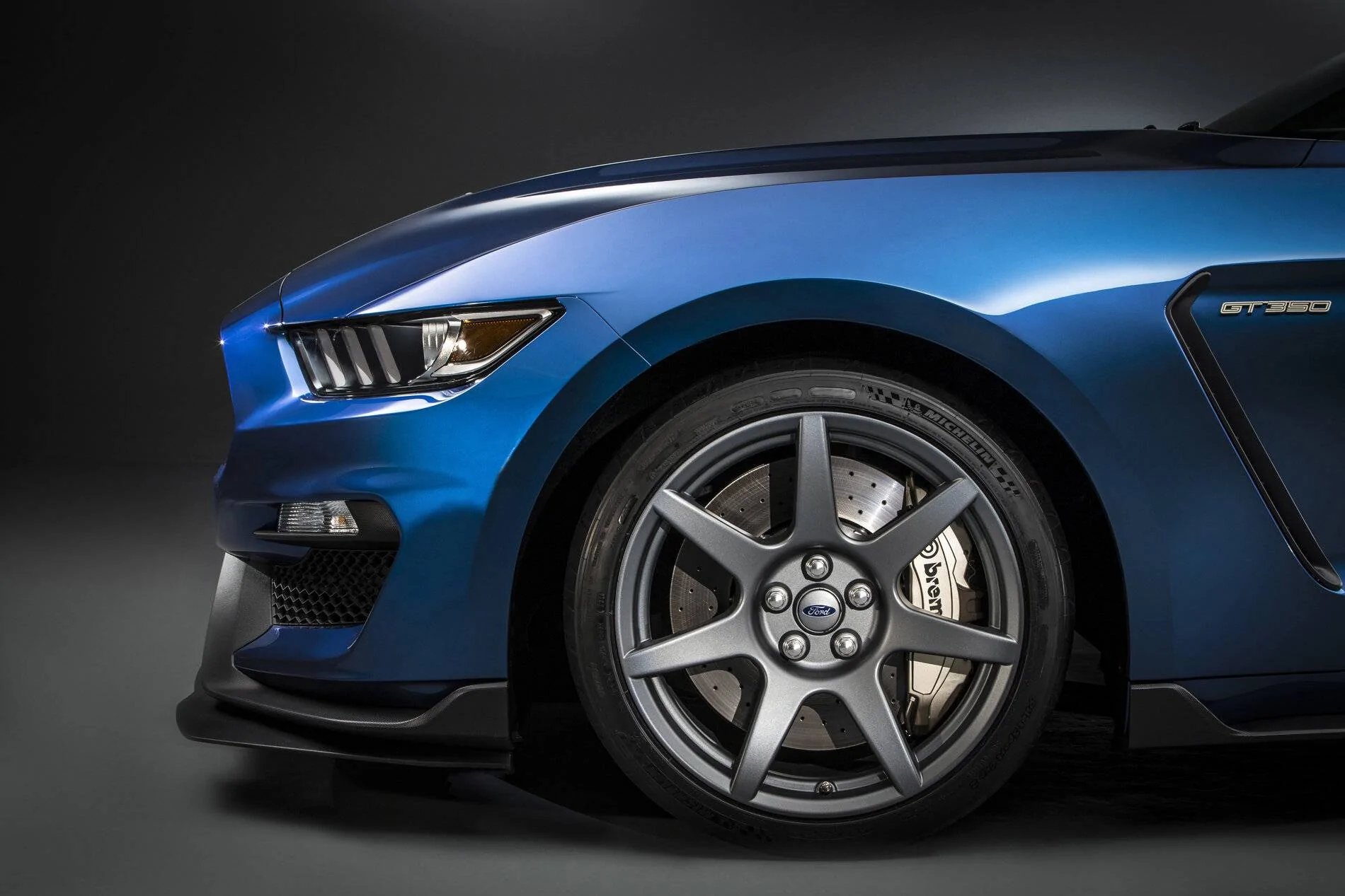 ShelbyGT350R_23_HR (1).jpg