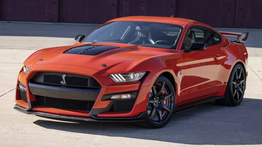 2022-Ford-Mustang-Shelby-GT500_01.webp