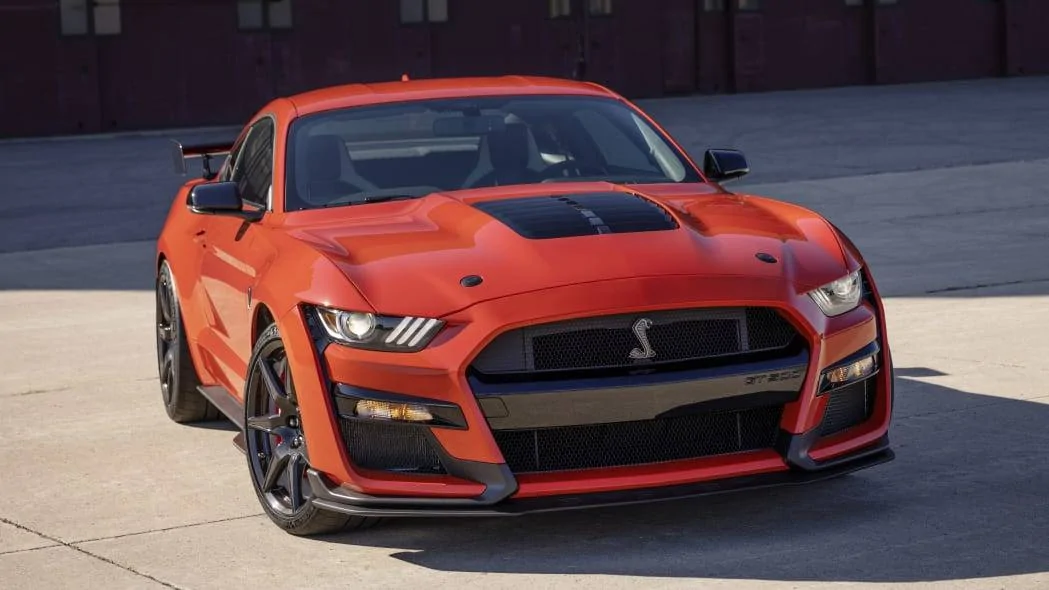 2022-Ford-Mustang-Shelby-GT500_03.webp