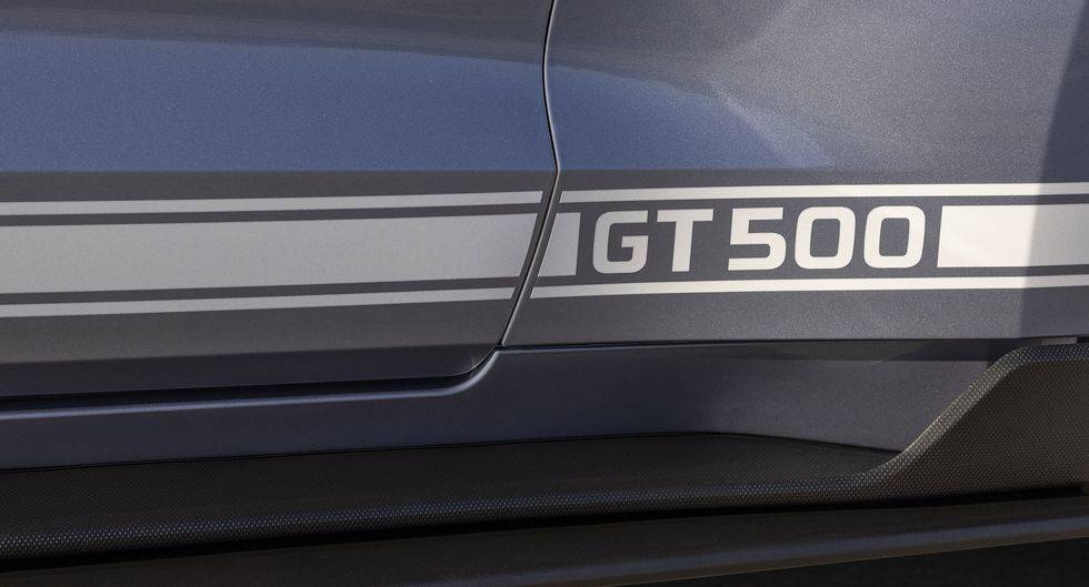 2022-ford-mustang-shelby-gt500-heritage-edition-22-1636729620.jpg