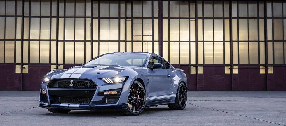 2022-ford-mustang-shelby-gt500-heritage-edition-03-1636729603.webp