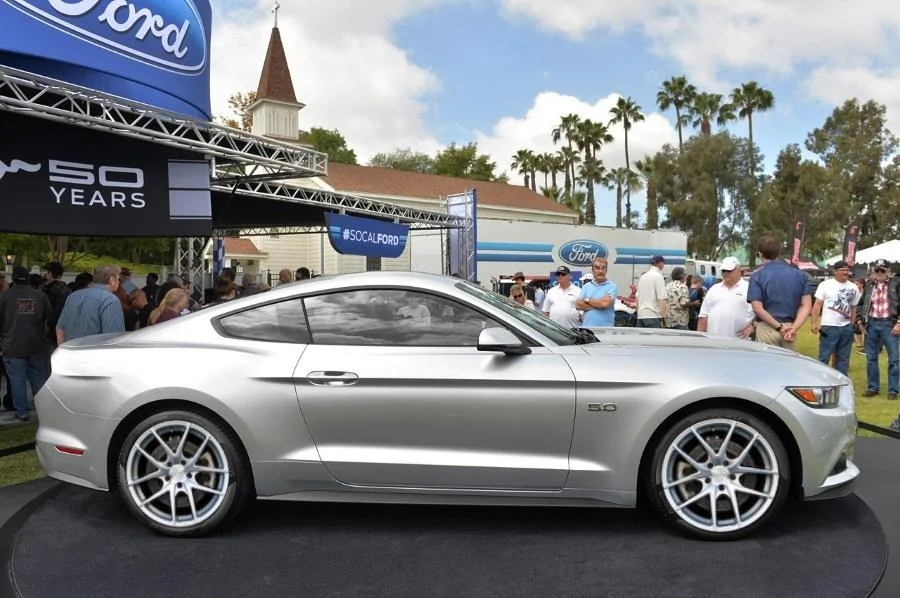 09-2015-ford-mustang-ingot-silver.webp