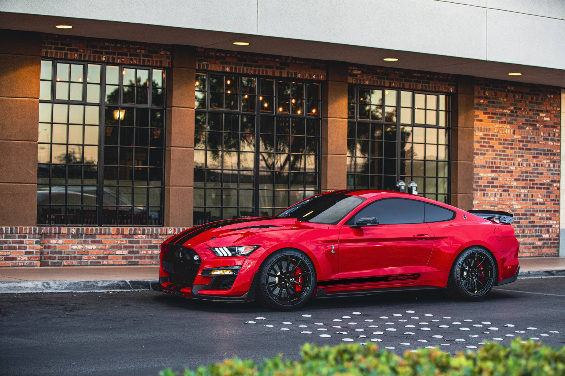 ShelbyGT500_TownSquare_RaceRed.jpg