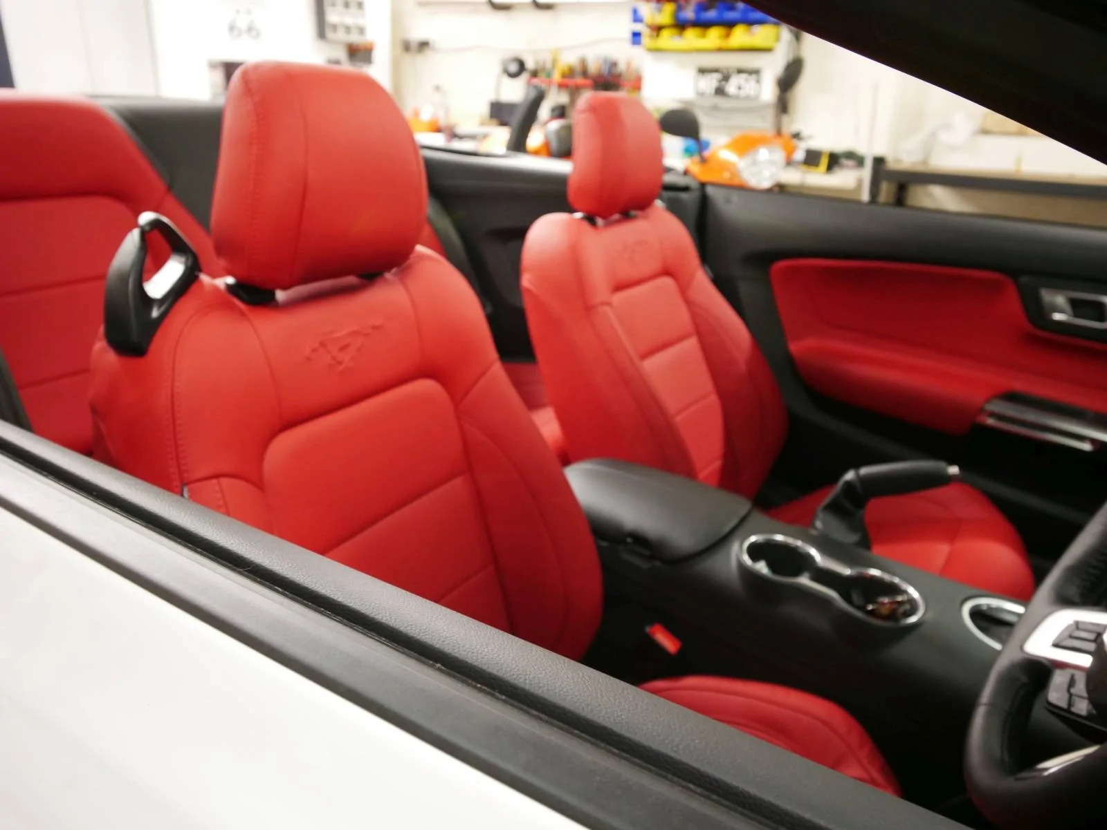 Front seats (1).webp